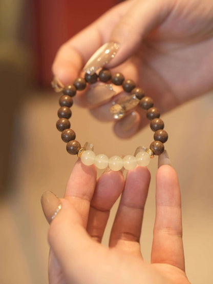 Green aventurine stone bracelet close-up