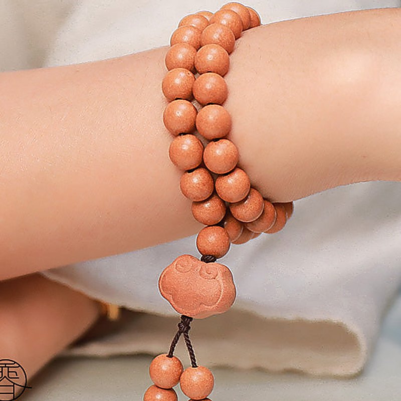 Xi Ji Xiang 'Ruyi' Double-Row Bracelet - natural hand-rolled incense bead bracelet detail